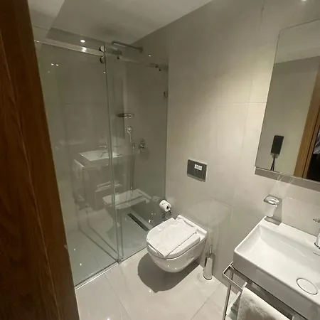 Lady Diana Hotel-2